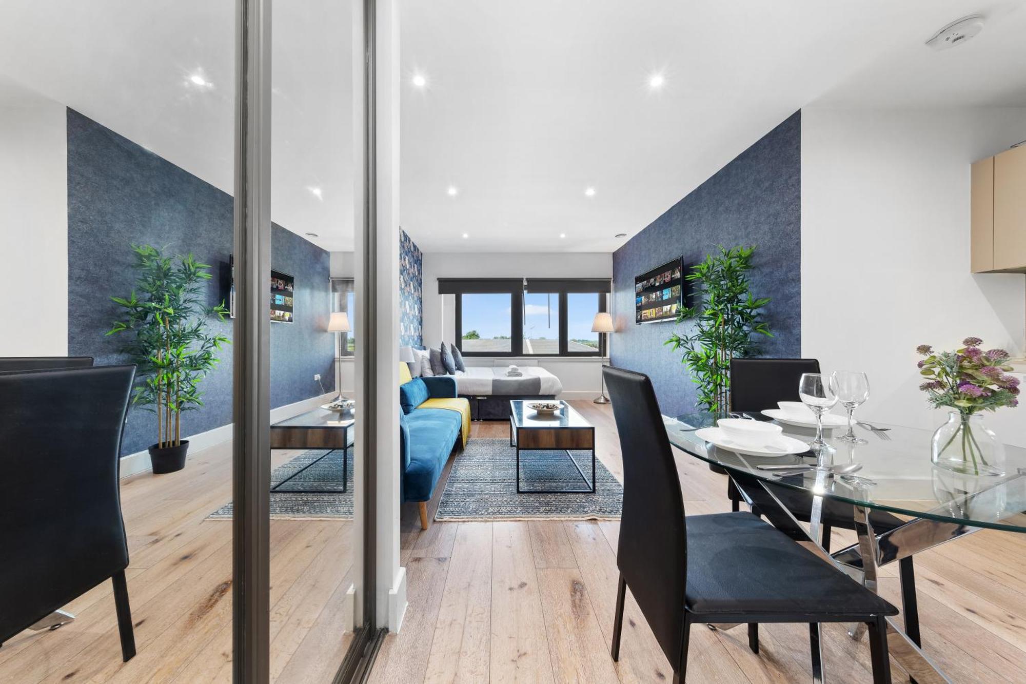 Modern One Bedroom Flat - Sleeps 5 -Near Heathrow - London Ub3 ภายนอก รูปภาพ