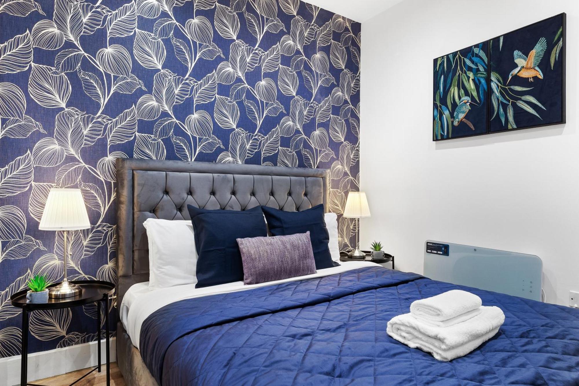 Modern One Bedroom Flat - Sleeps 5 -Near Heathrow - London Ub3 ภายนอก รูปภาพ