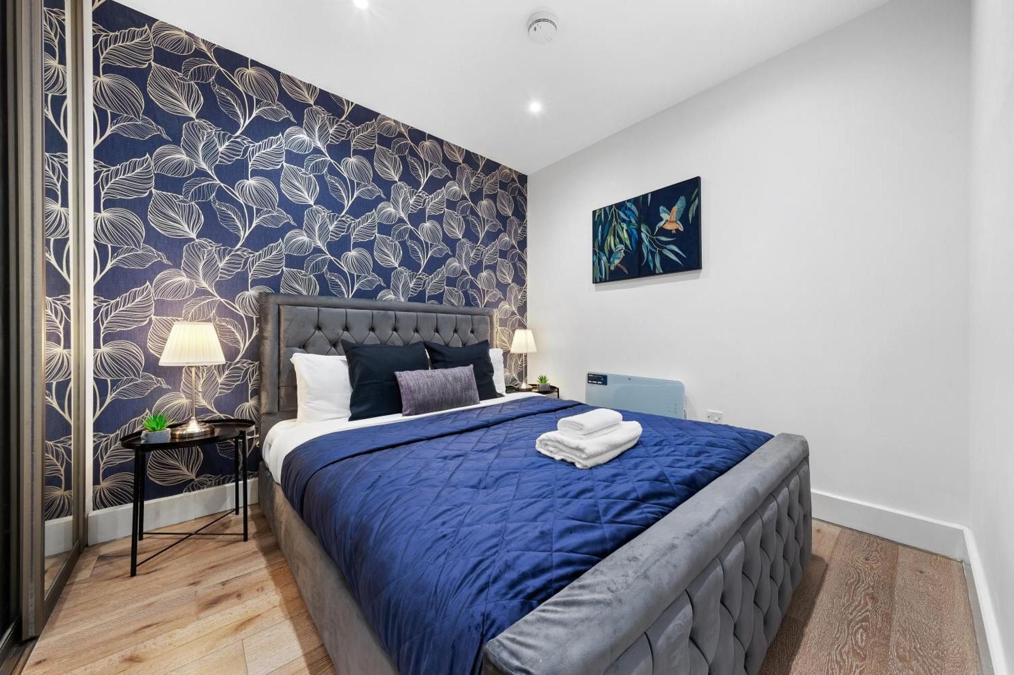 Modern One Bedroom Flat - Sleeps 5 -Near Heathrow - London Ub3 ภายนอก รูปภาพ