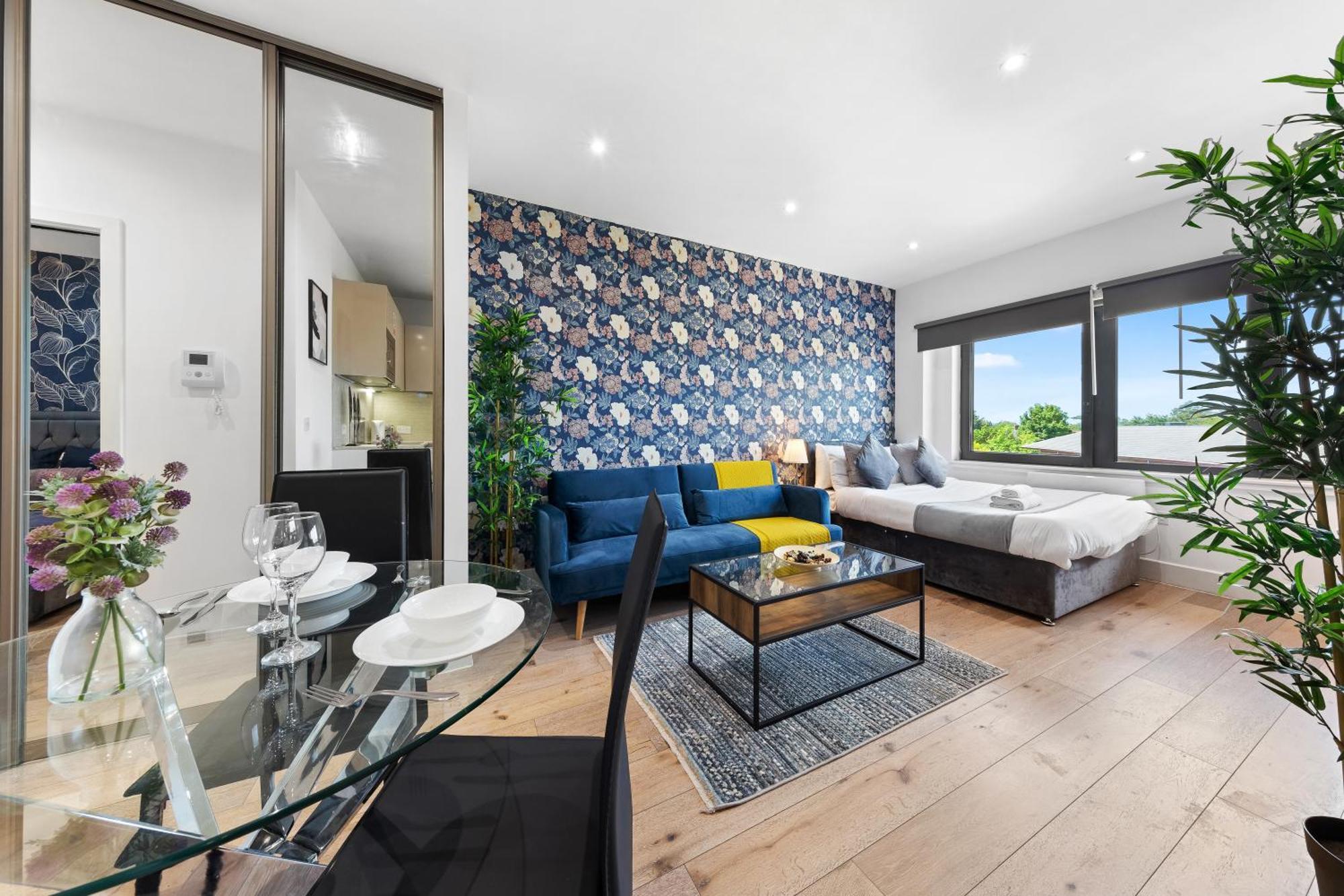 Modern One Bedroom Flat - Sleeps 5 -Near Heathrow - London Ub3 ภายนอก รูปภาพ