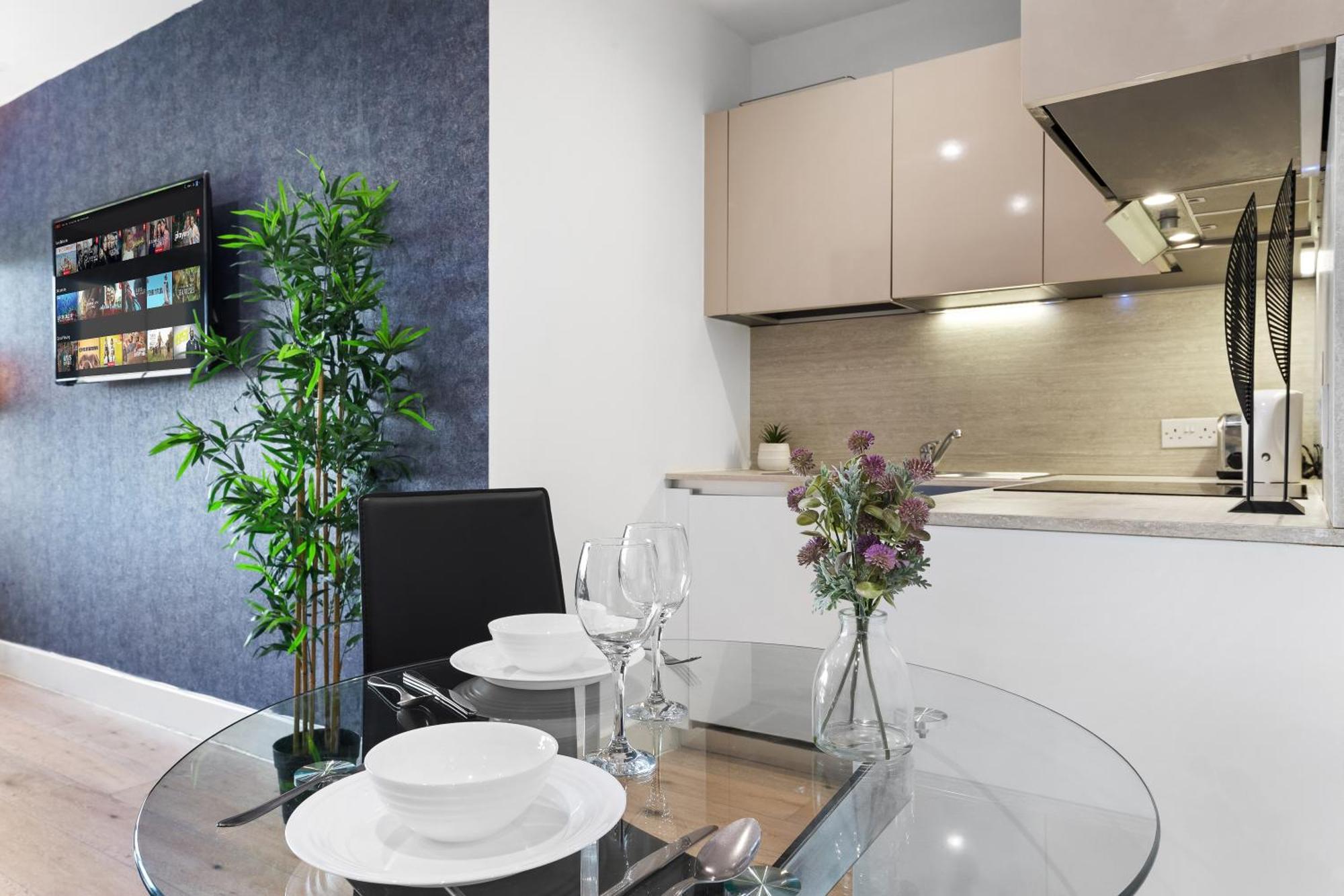 Modern One Bedroom Flat - Sleeps 5 -Near Heathrow - London Ub3 ภายนอก รูปภาพ